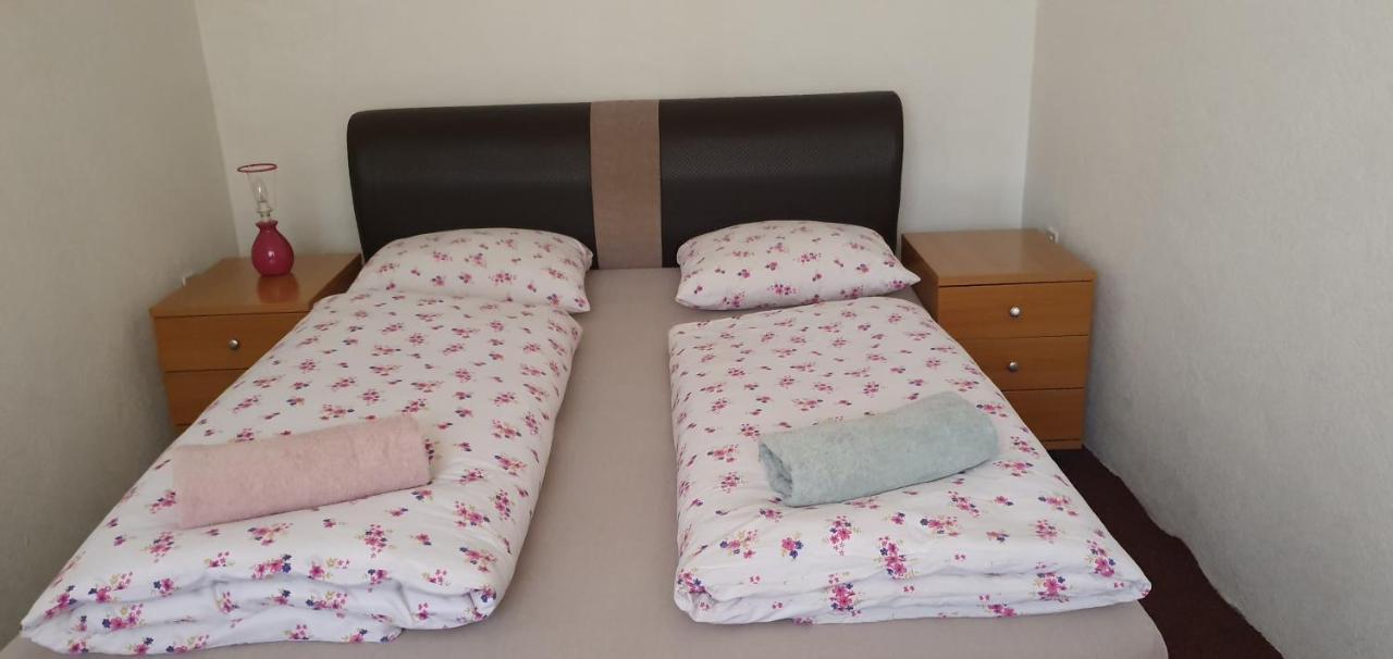 Hostel T&Mゼニツァ エクステリア 写真